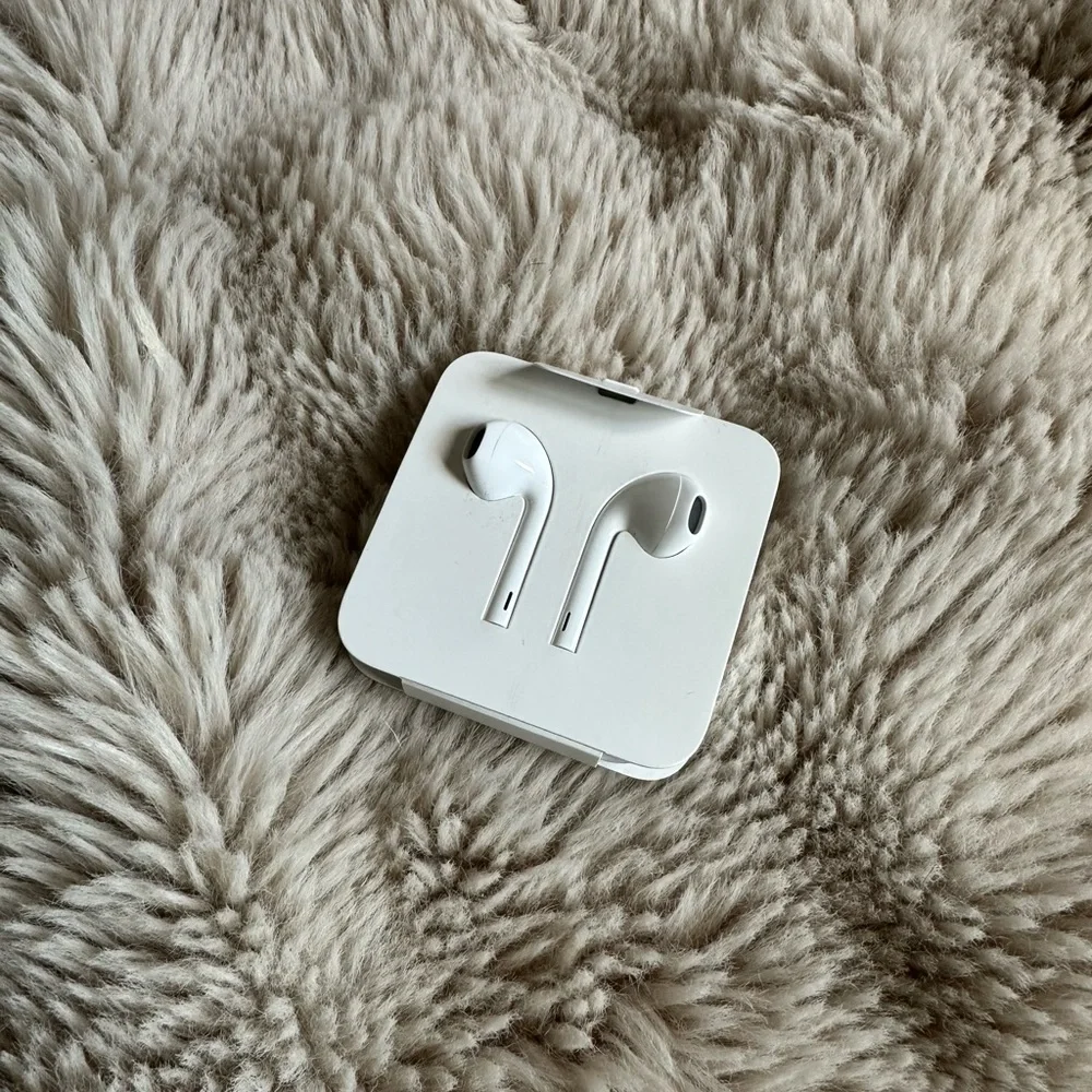 Apple Wired AirPods / Earbuds